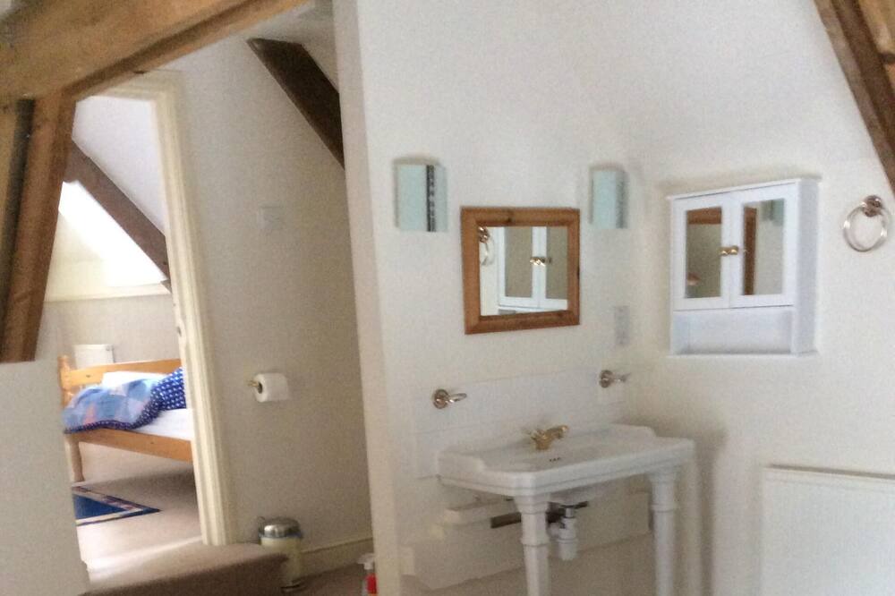 Photo of Bathroom in Newton Ferrers