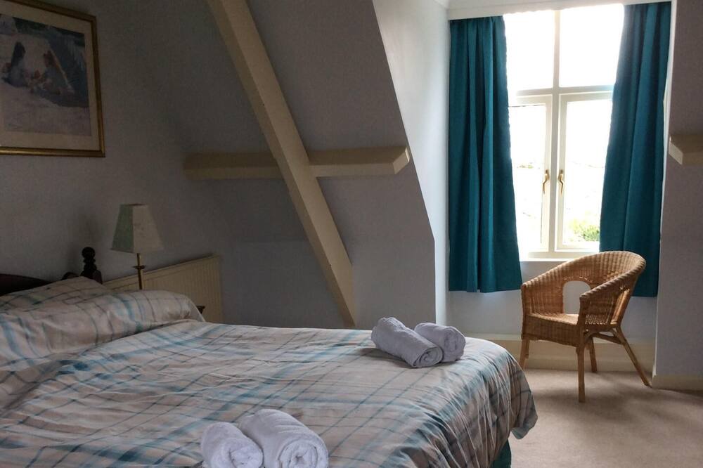 Photo of Bedroom in Newton Ferrers