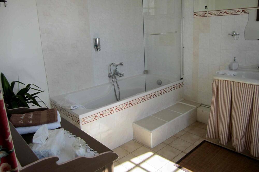 Photo of Bathroom in Vernou-sur-Brenne
