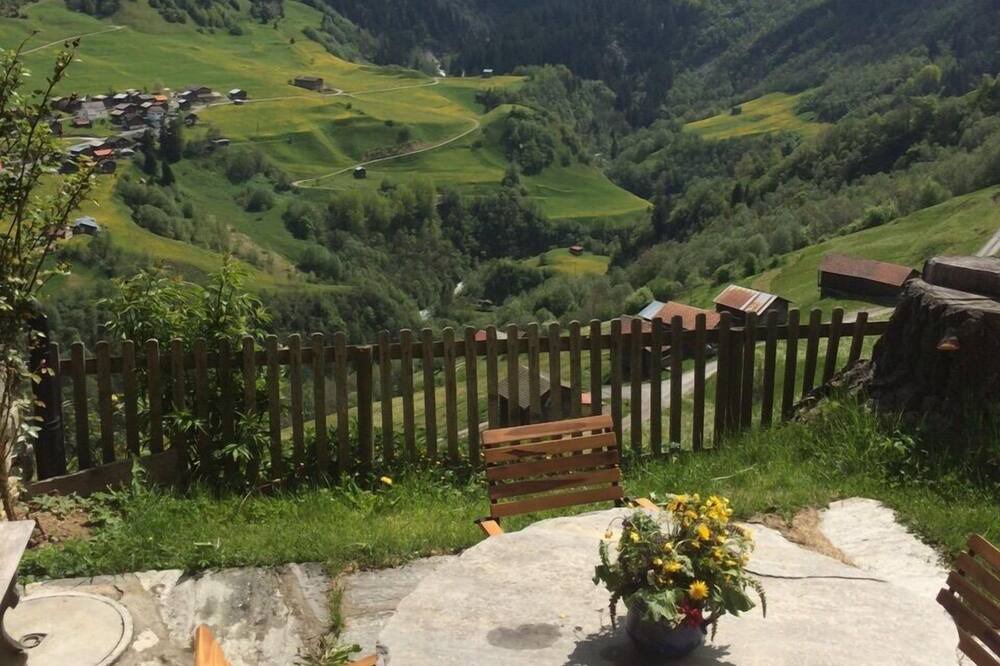 Photo of Patio Balcony in Lumnezia