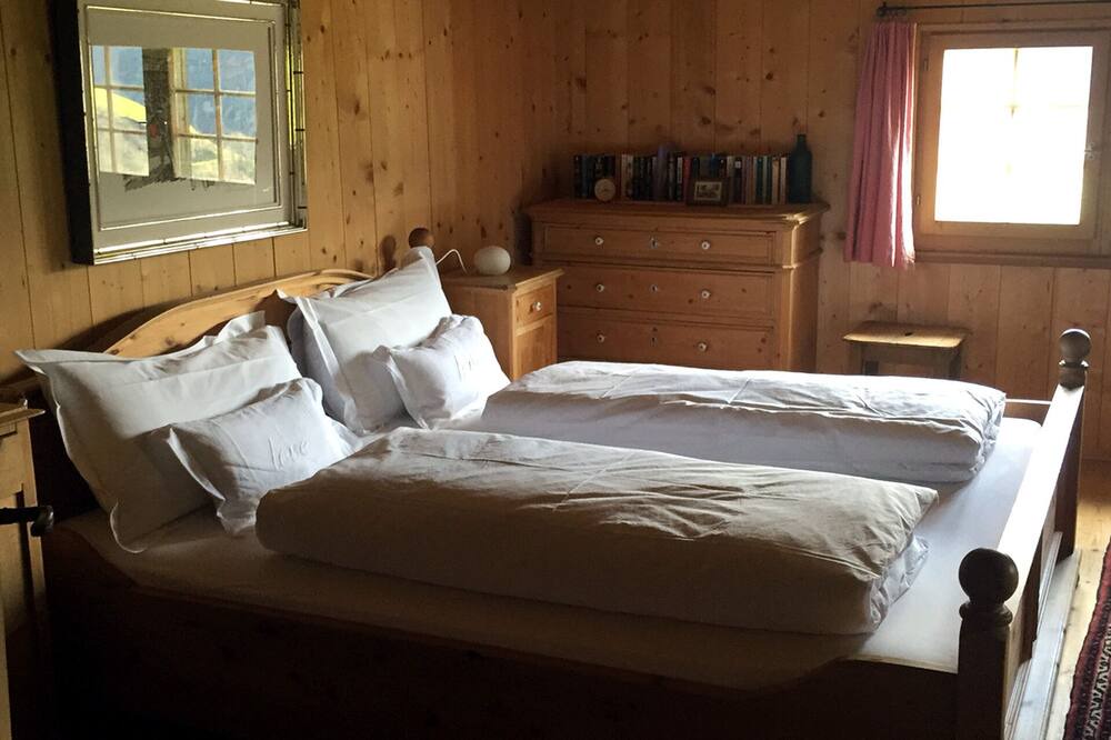 Photo of Bedroom in Lumnezia