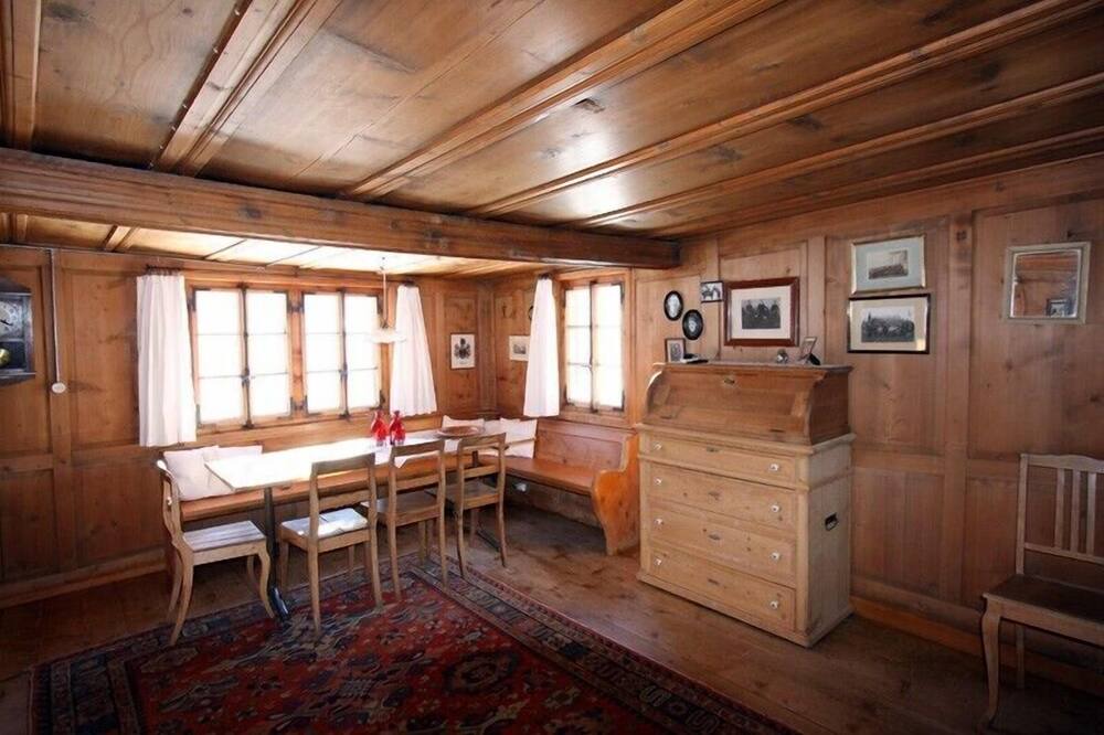 Photo of Livingroom in Lumnezia