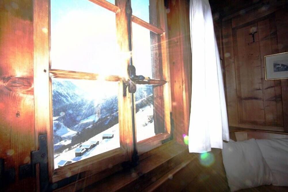 Photo of Bedroom in Lumnezia