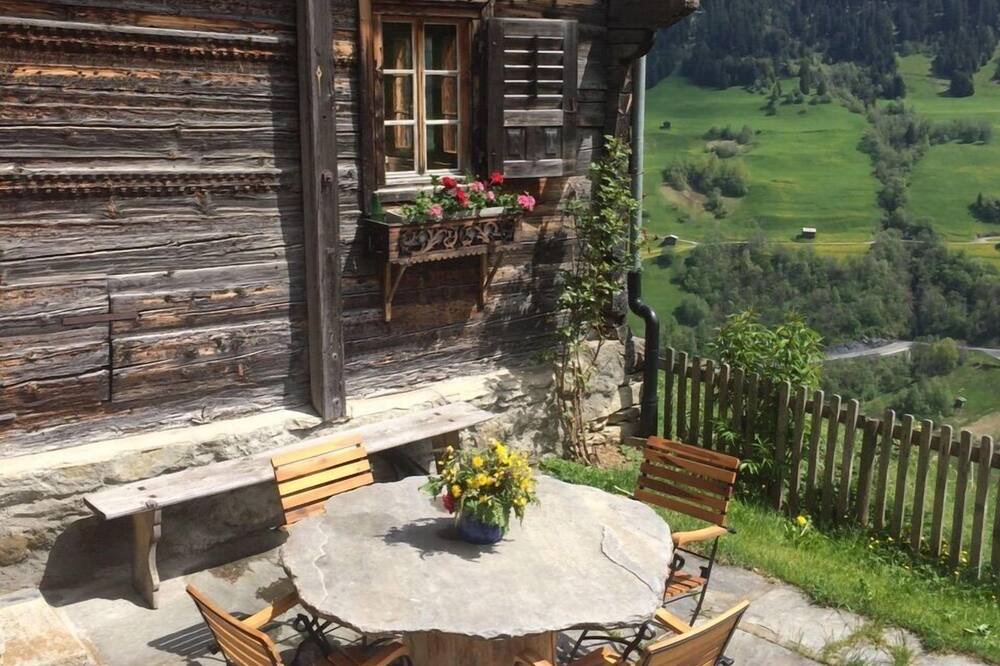 Photo of Patio Balcony in Lumnezia