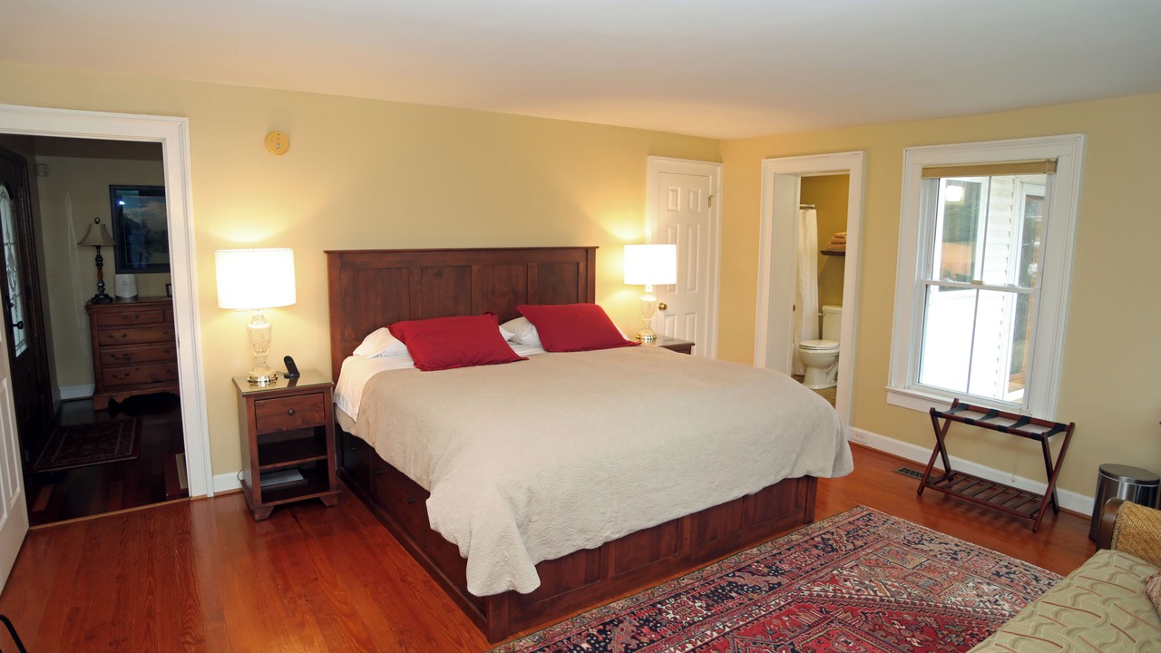 Photo of Bedroom in Alton