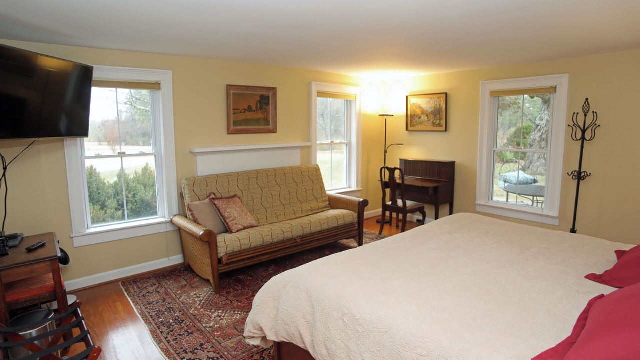Photo of Bedroom in Alton