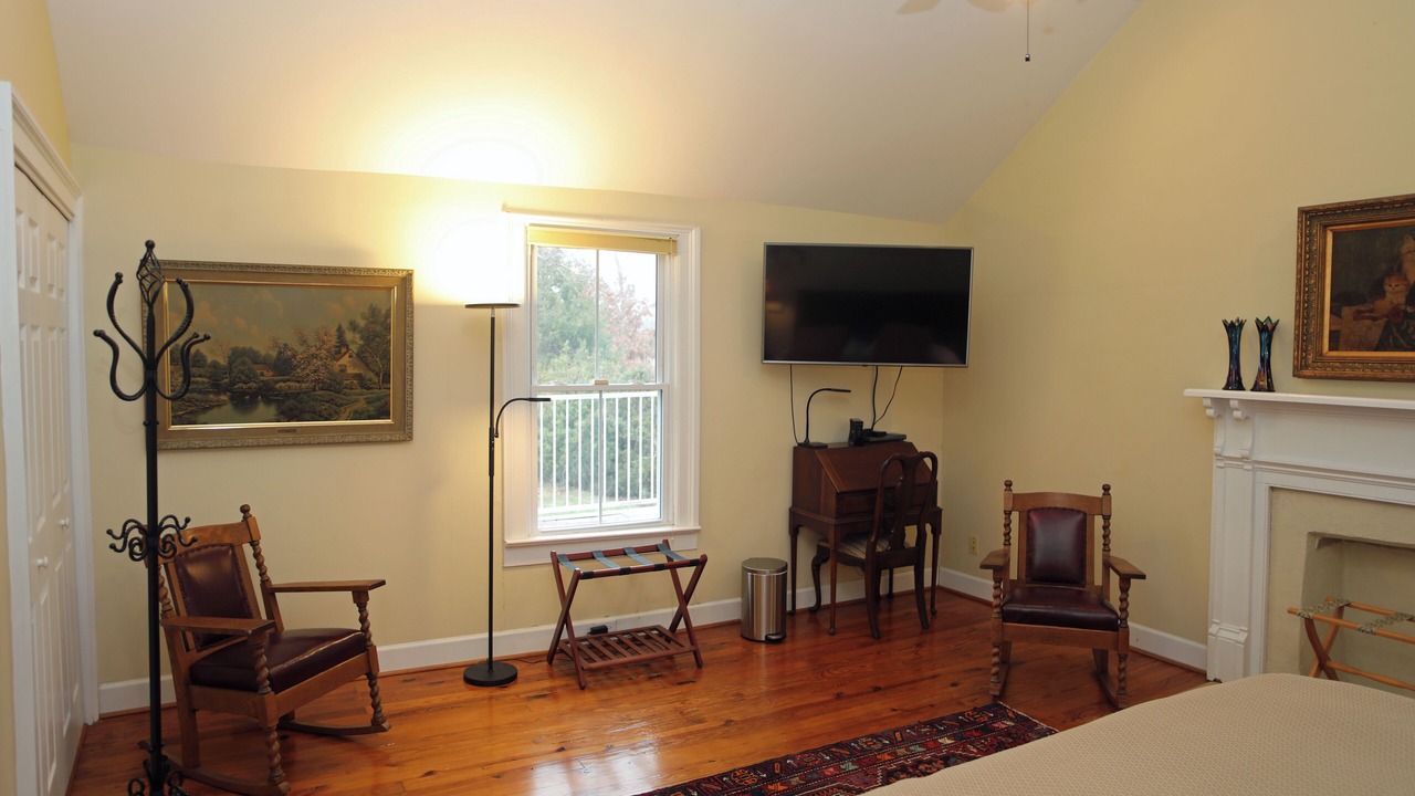 Photo of Bedroom in Alton