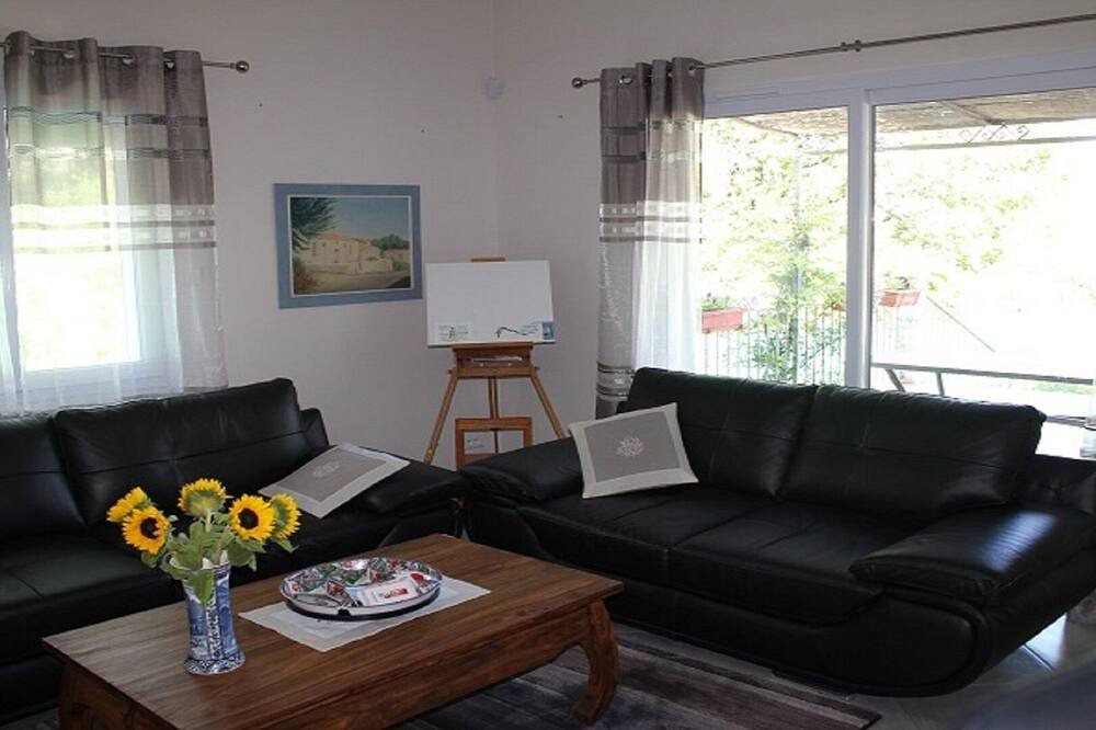 Photo of Livingroom in Saint-Hippolyte-du-Fort
