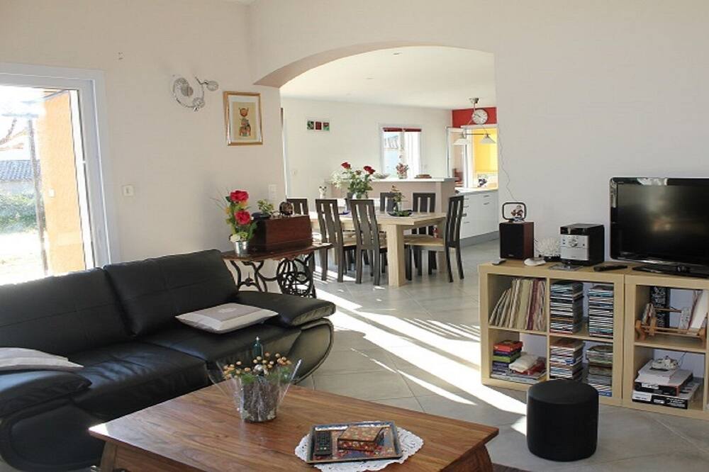 Photo of Livingroom in Saint-Hippolyte-du-Fort