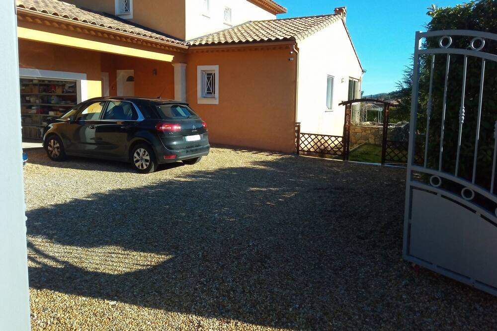 Photo of Outdoor in Saint-Hippolyte-du-Fort