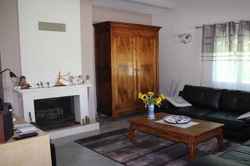 Photo of Livingroom in Saint-Hippolyte-du-Fort