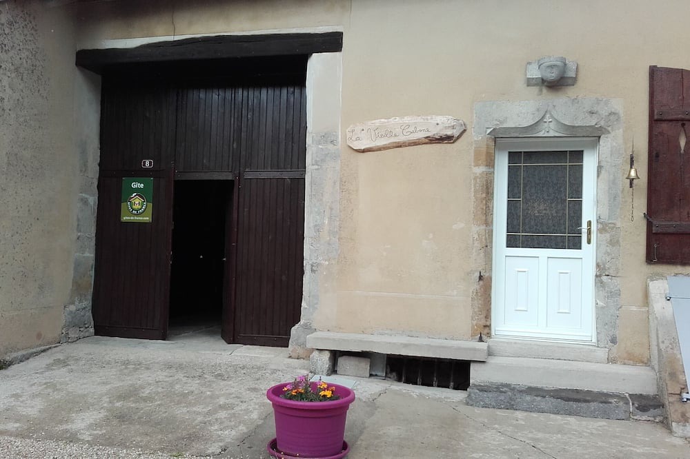 Photo of Outdoor in Miery