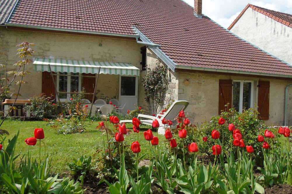 Photo of Outdoor in Miery