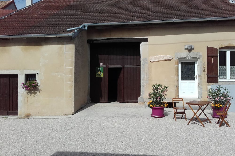 Photo of Outdoor in Miery