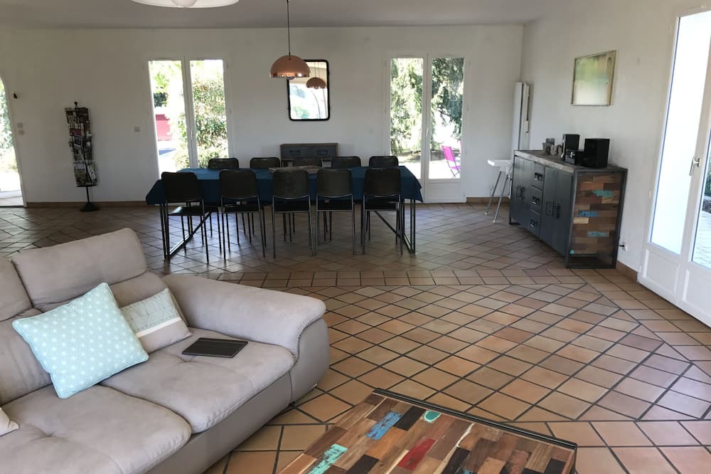 Photo of Livingroom in Biganos