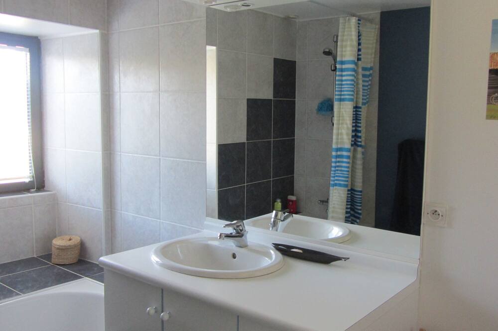 Photo of Bathroom in Saint-Pol-de-Leon