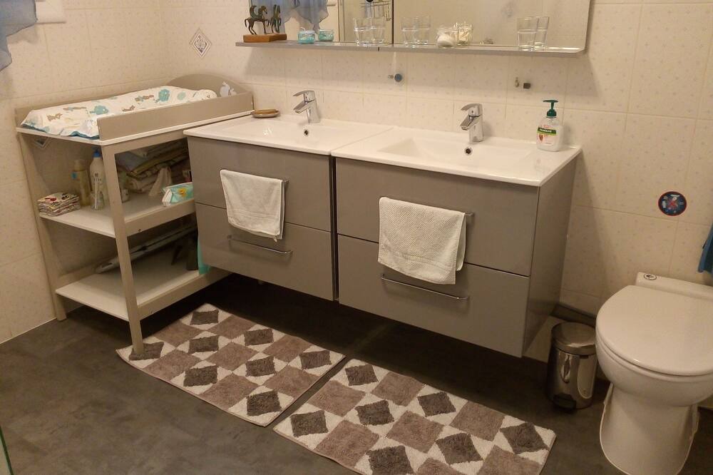 Photo of Bathroom in Gaillac