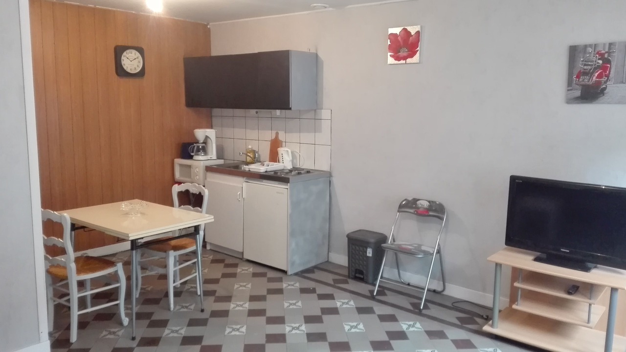 Photo of Others in Albert