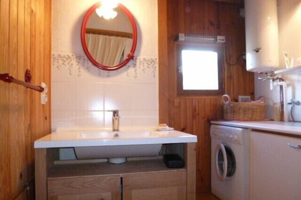 Photo of Bathroom in Sem