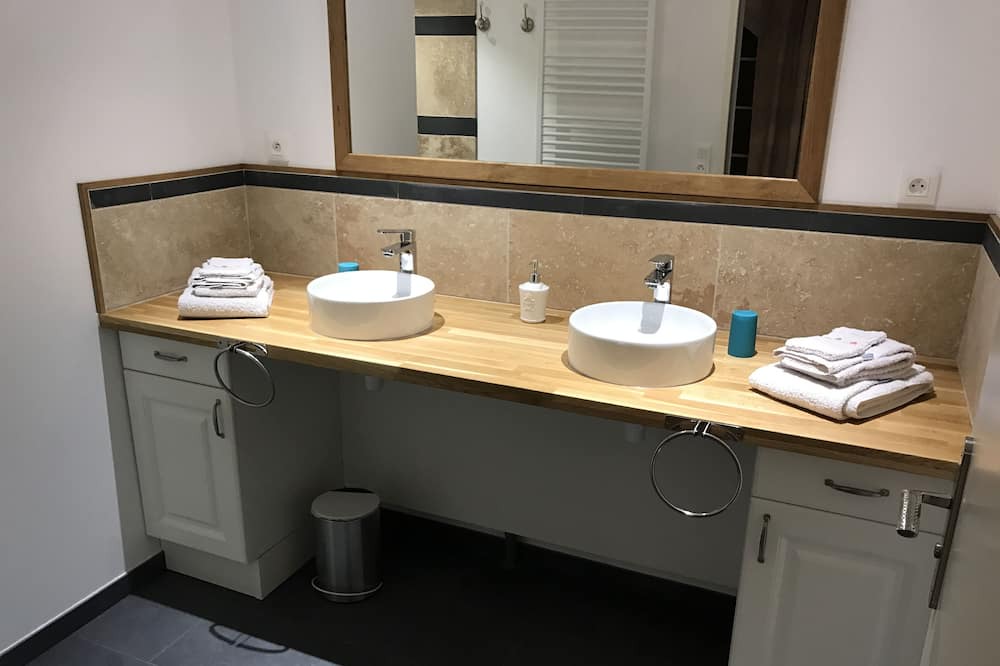 Photo of Bathroom in Deneze-sous-Doue