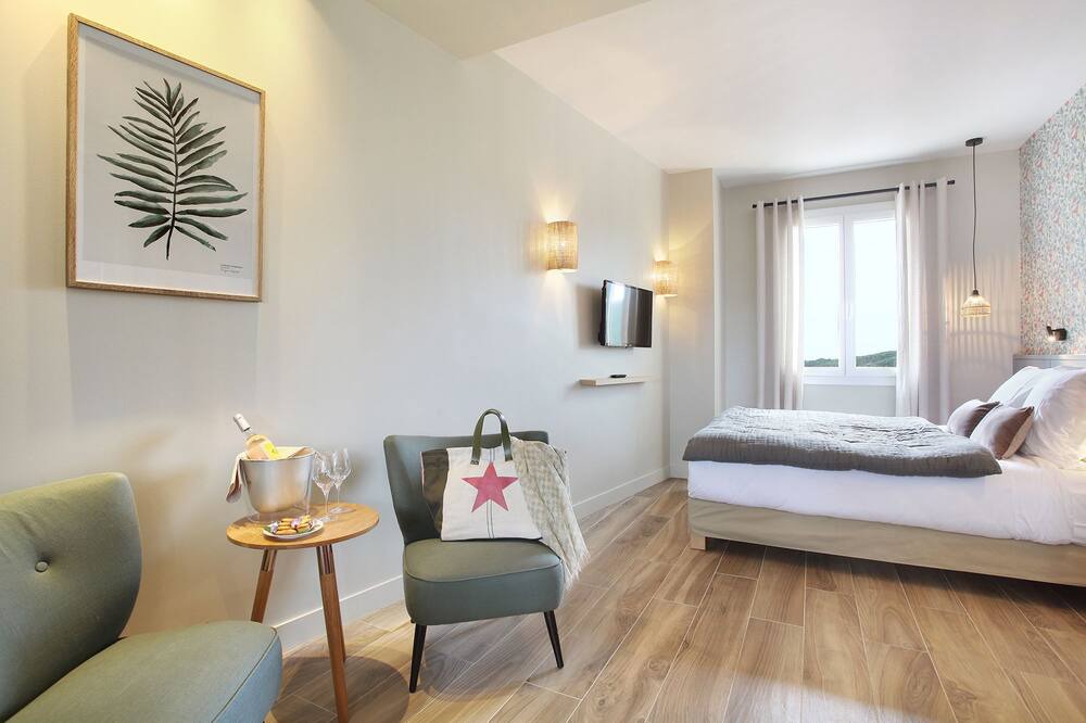 Photo of Bedroom in Gassin