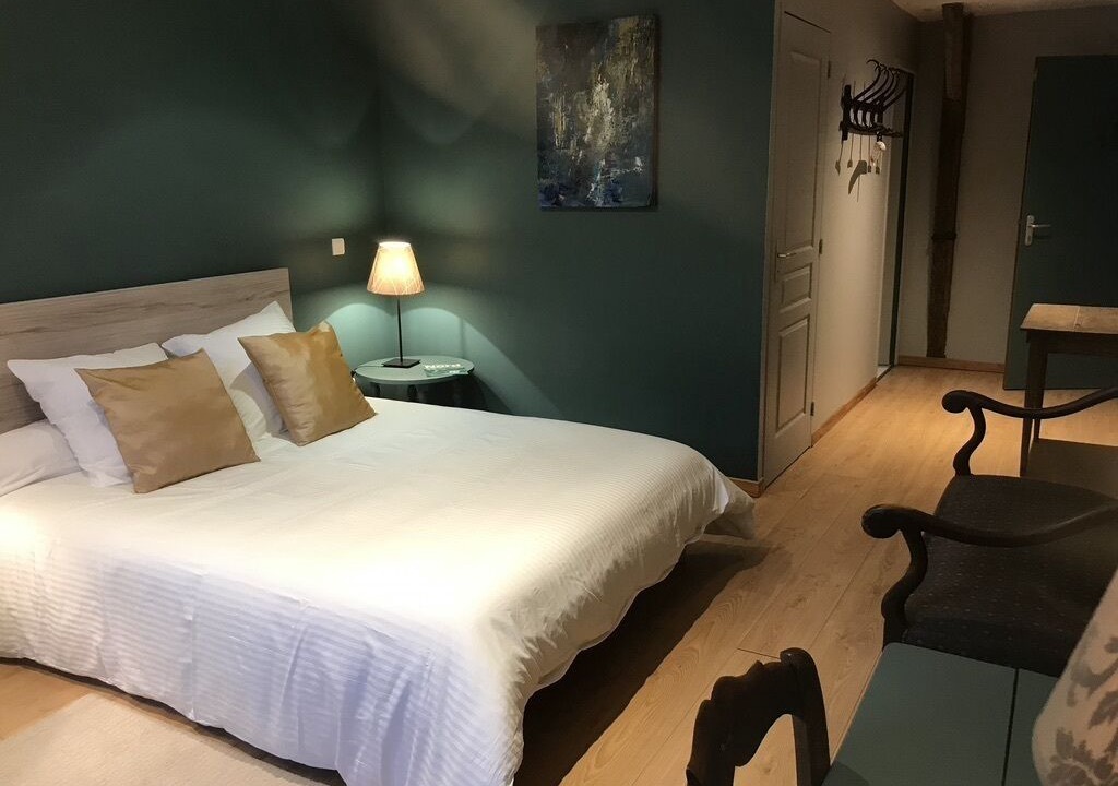 Photo of Bedroom in Sainghin-en-Weppes