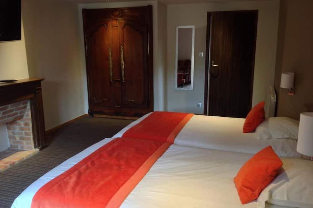 Photo of Bedroom in Loheac