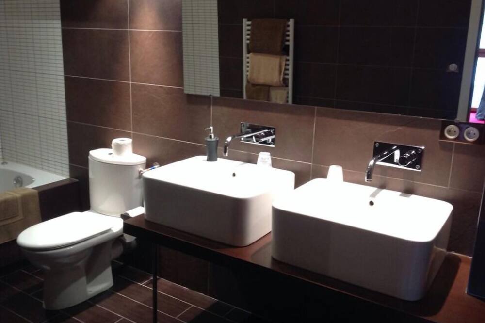 Photo of Bathroom in Loheac