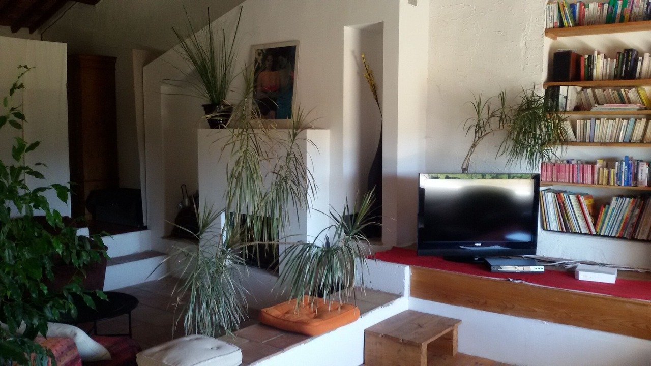 Photo of Livingroom in Notre-Dame-de-Londres