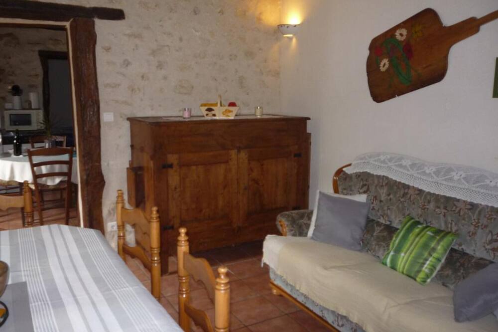 Photo of Livingroom in Cheille