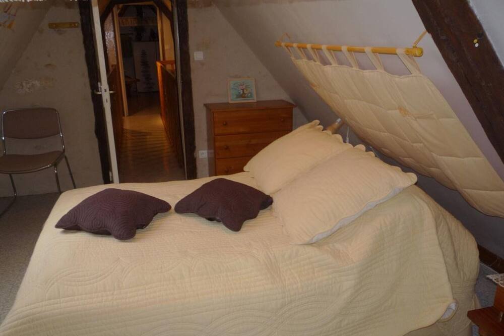 Photo of Bedroom in Cheille