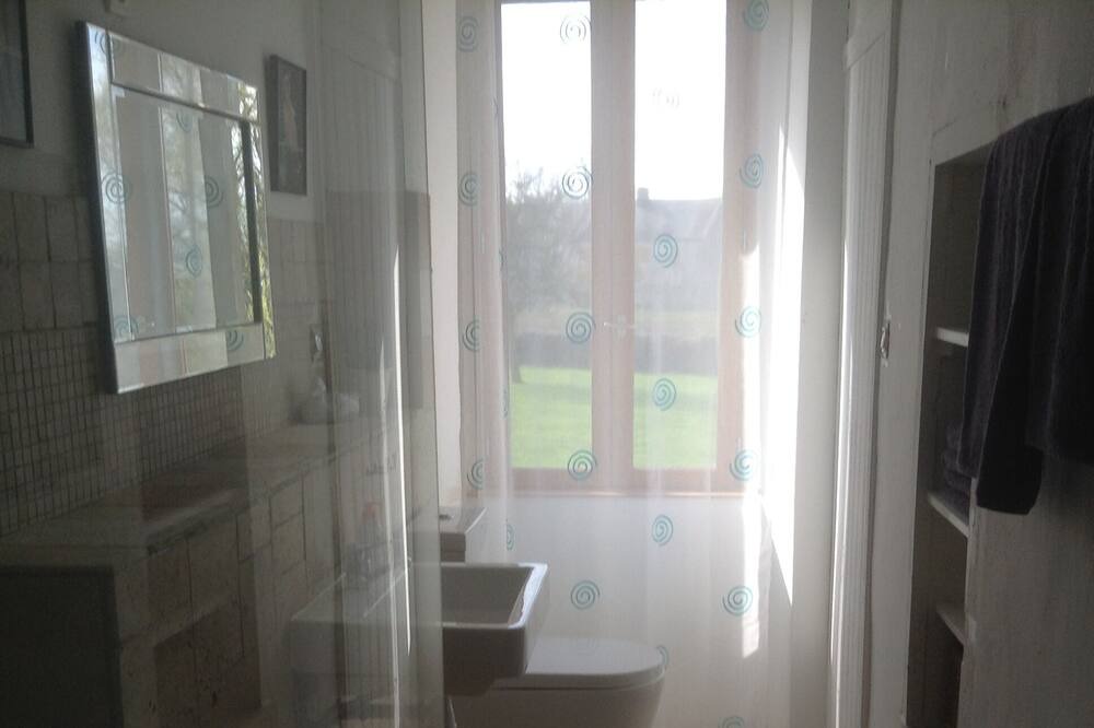 Photo of Bathroom in Quettreville-sur-Sienne