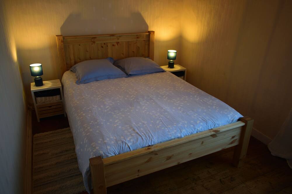 Photo of Bedroom in Saint-Leger-des-Pres