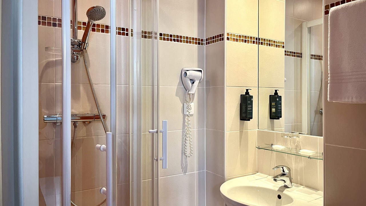Photo of Bathroom in Dinard