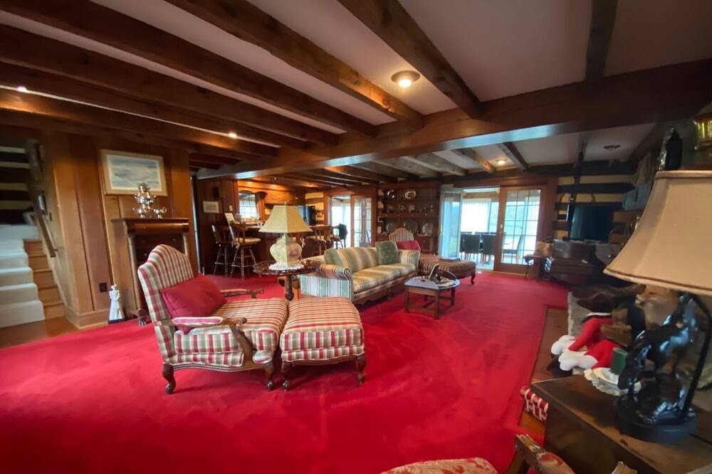 Photo of Livingroom in Flint Hill