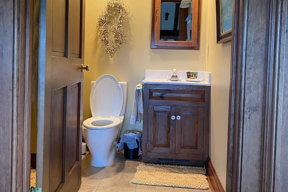 Photo of Bathroom in Flint Hill