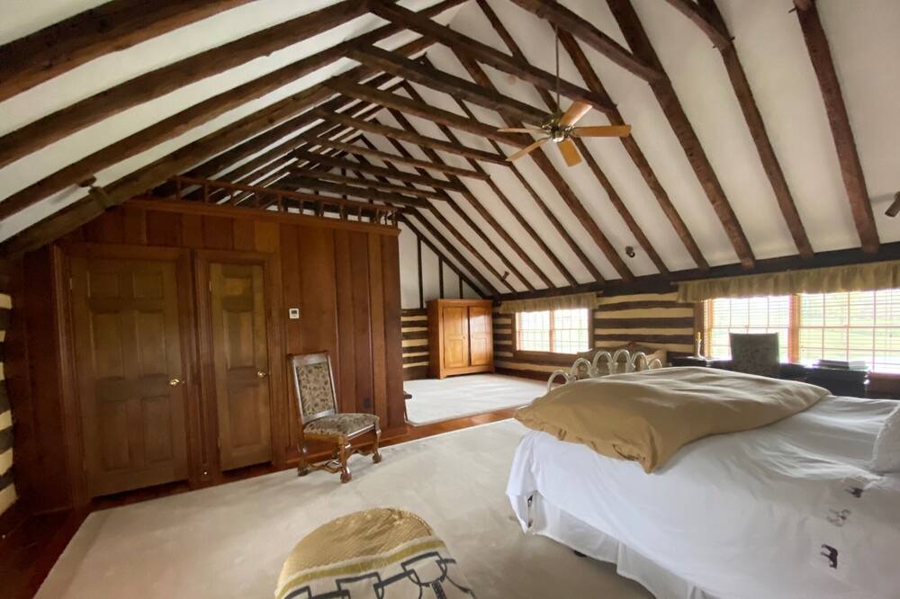 Photo of Bedroom in Flint Hill