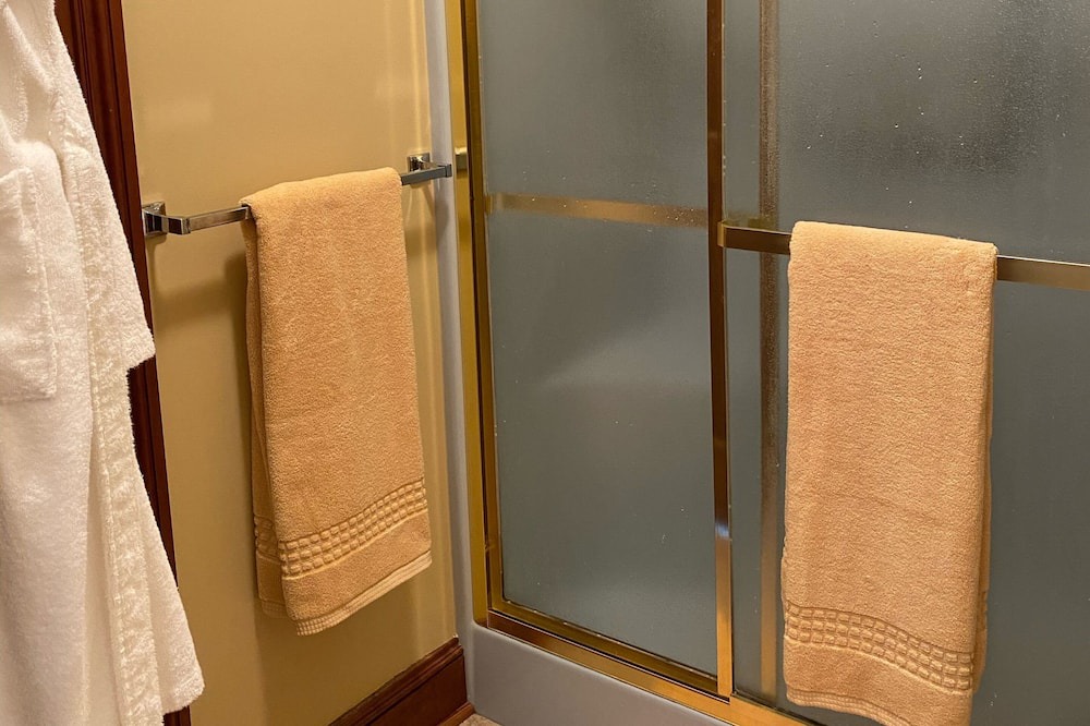 Photo of Bathroom in Flint Hill