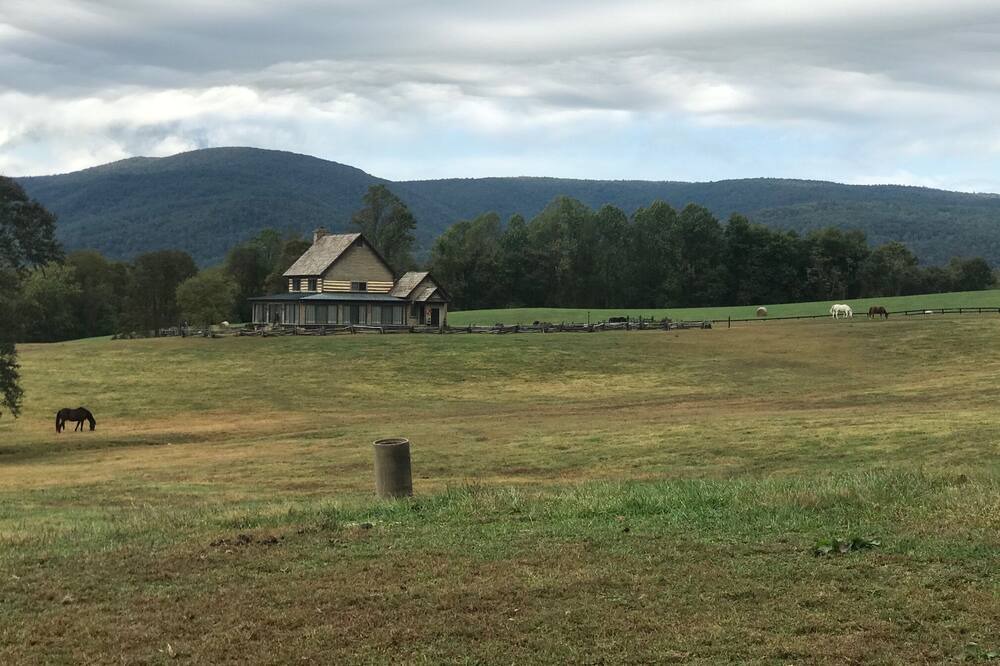 Photo of Outdoor in Flint Hill