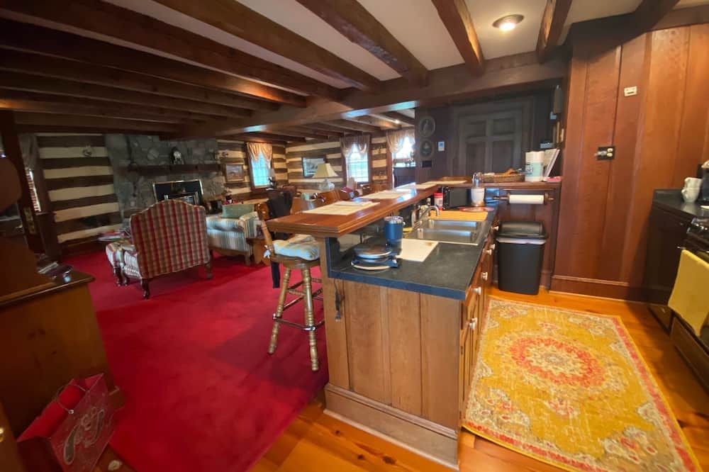 Photo of Kitchen in Flint Hill