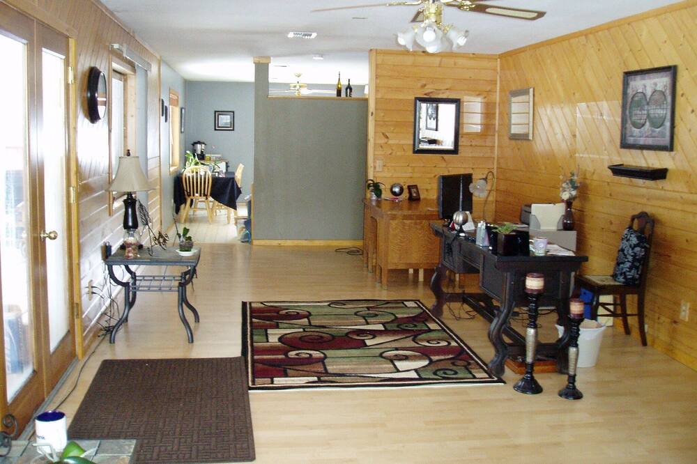 Photo of Livingroom in Cooke City-Silver Gate