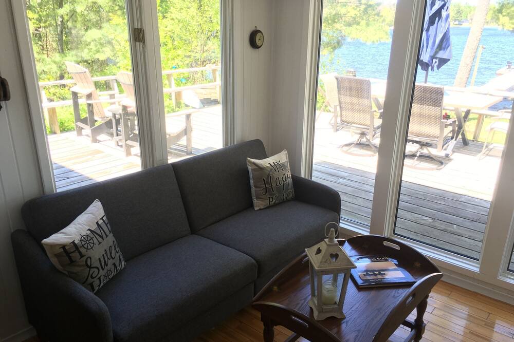 Photo of Livingroom in Byng Inlet