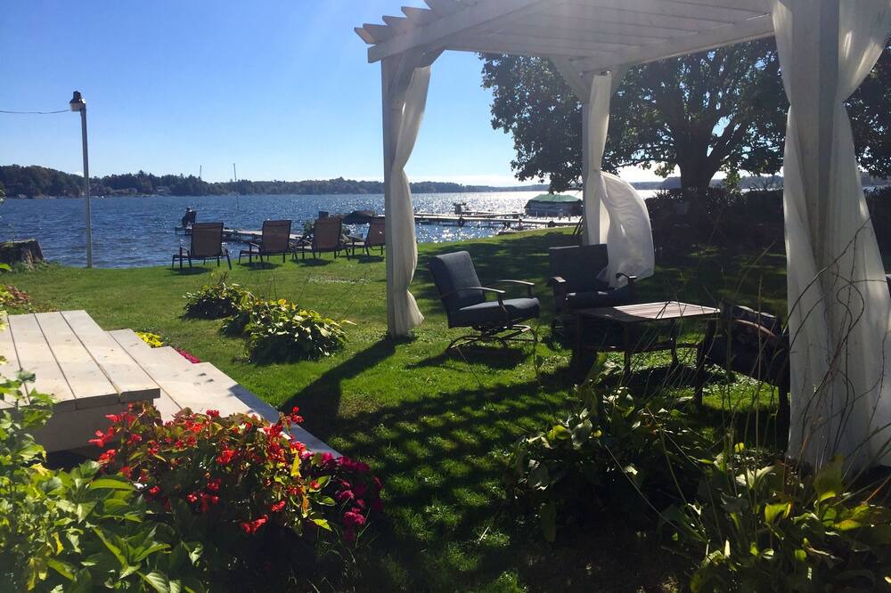 Photo of Outdoor in Conneaut Lakeshore