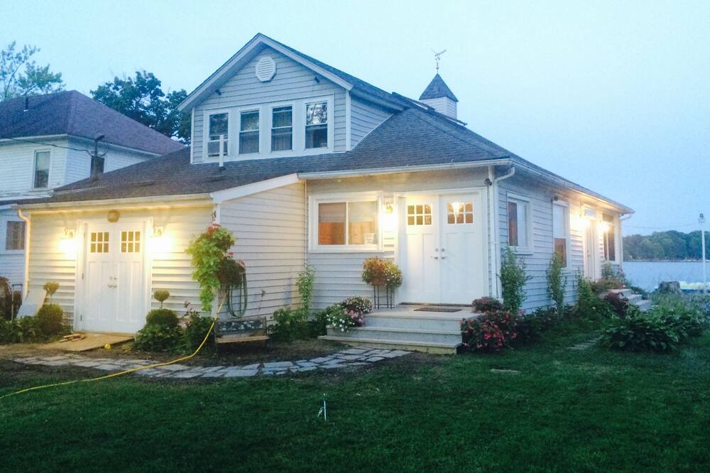 Photo of Outdoor in Conneaut Lakeshore