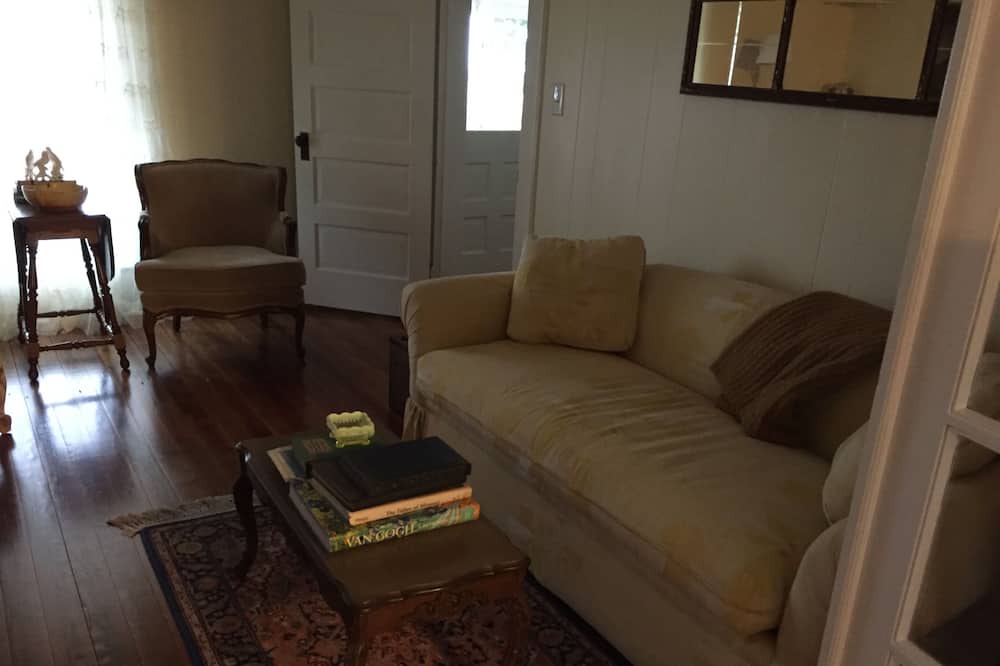 Photo of Livingroom in Rich Hill