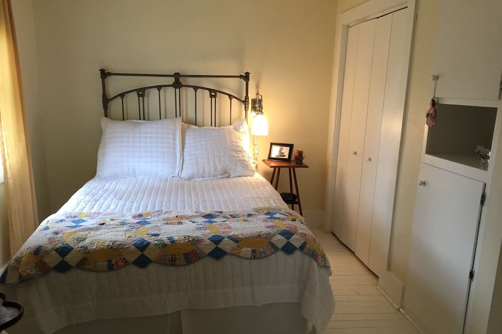 Photo of Bedroom in Rich Hill