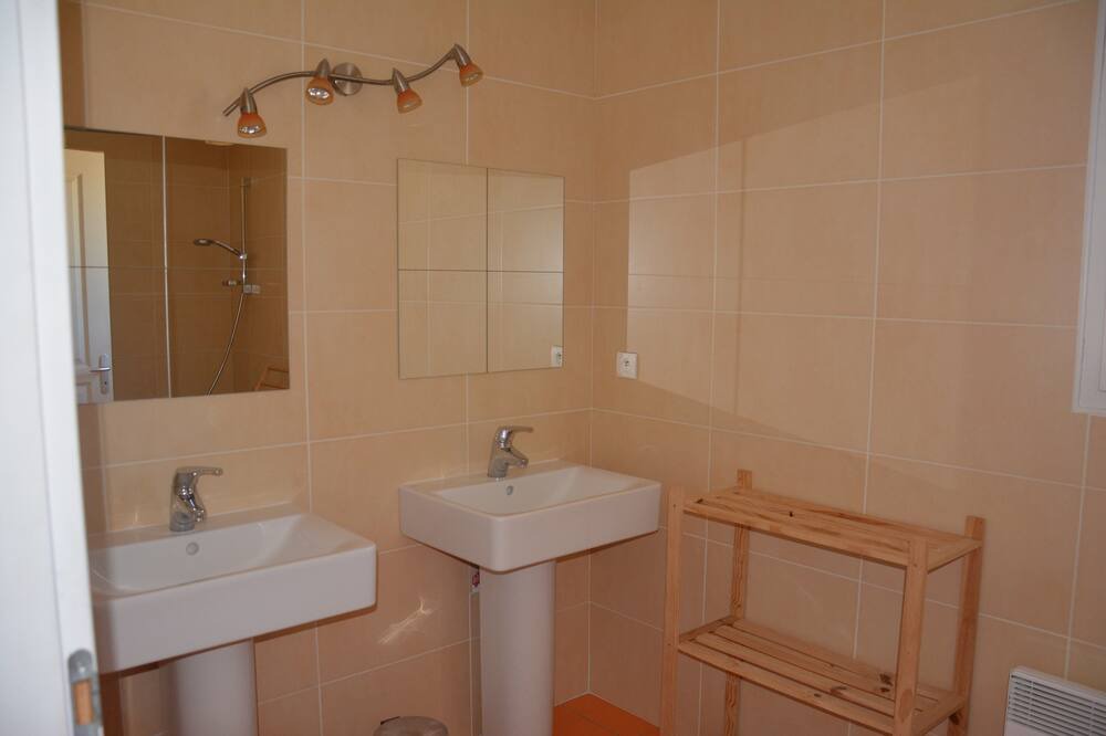 Photo of Bathroom in Latour-Bas-Elne