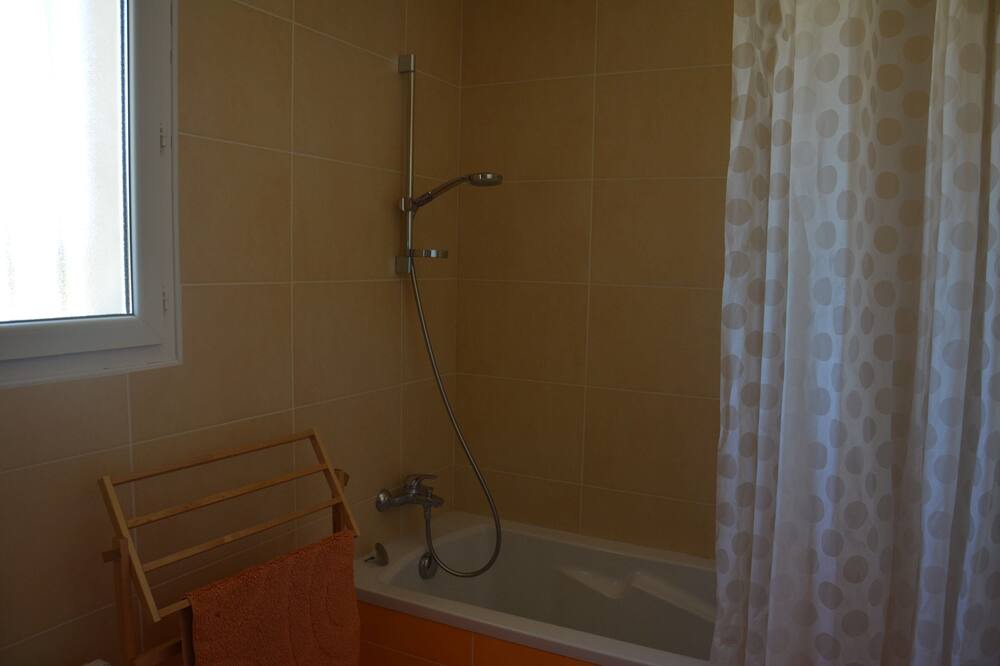 Photo of Bathroom in Latour-Bas-Elne