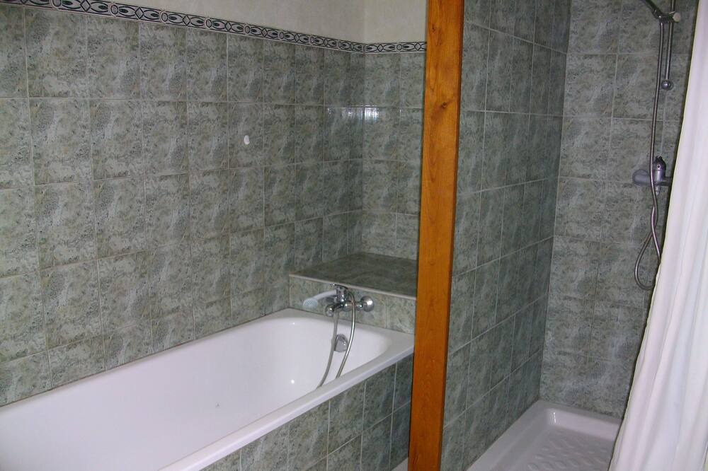 Photo of Bathroom in Maurens