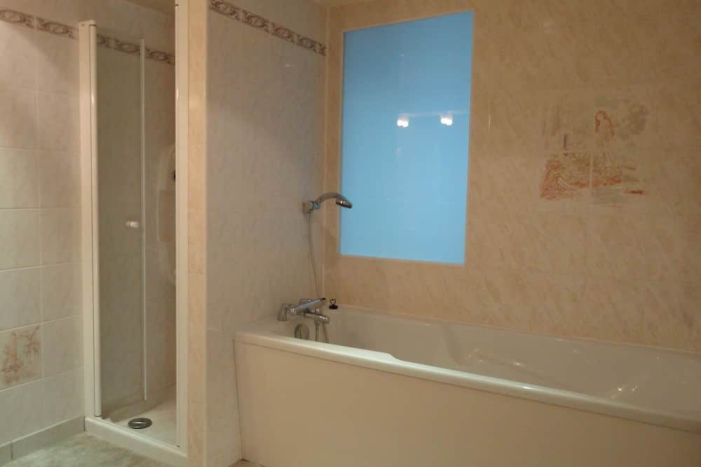 Photo of Bathroom in Chenonceaux